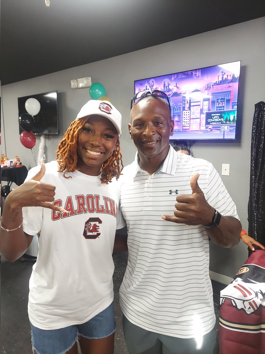 Vernon Mitchell (@coachmitch31) on Twitter photo Congratulations to Omaria Gordon. Omaria will be attending the University of South Carolina to get her education and run track & field! #TitanUp Congratulations to Omaria Gordon. Omaria will be attending the University of South Carolina to get her education and run track & field! #TitanUp
