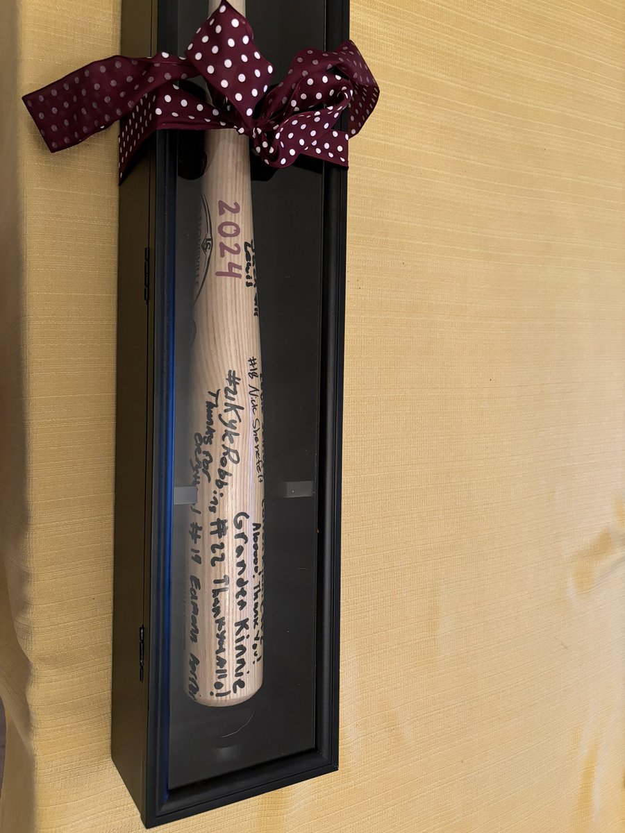 Bill Watson (@bill_watson19) on Twitter photo Thank you to all the Seaholm baseball seniors for the signed bat! Really appreciate it!! <a href="/MaplesBaseball/">Seaholm Maples Baseball</a> <a href="/TheMapleForest/">THE FOREST</a> 🍁⚾️
#MaplePride
#BackToBackDistrictChamps 🏆 Thank you to all the Seaholm baseball seniors for the signed bat! Really appreciate it!! <a href="/MaplesBaseball/">Seaholm Maples Baseball</a> <a href="/TheMapleForest/">THE FOREST</a> 🍁⚾️
#MaplePride
#BackToBackDistrictChamps 🏆