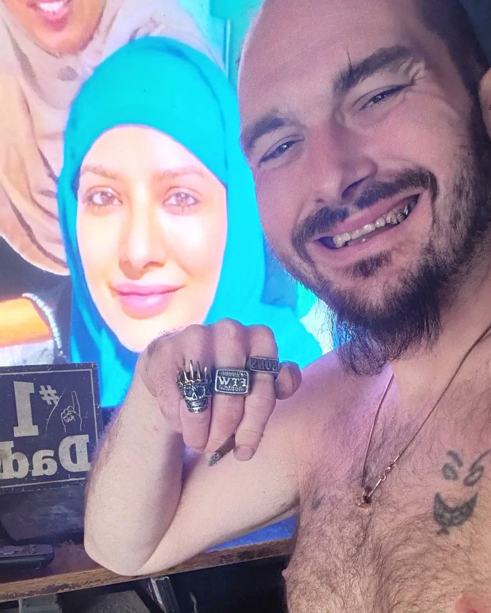 chitrangdalove's tweet photo. Where can I can be as sexy Muslim as @MehwishHayat smoking hot hijab sweetheart #Karachi #Islamabad #Lahore #Pakistan put your hijab on let's get on who wants get married who wants make Passionate love in Pakistan? Hijab is sexual hijab really turns me on where my naughty hijab sweetheart if your saving yourself for marriage move on we want naughty hijab look at how sweet hijab sweetheart #MehwishHayat really is cool Muslim can I covert make passionate love in Pakistan