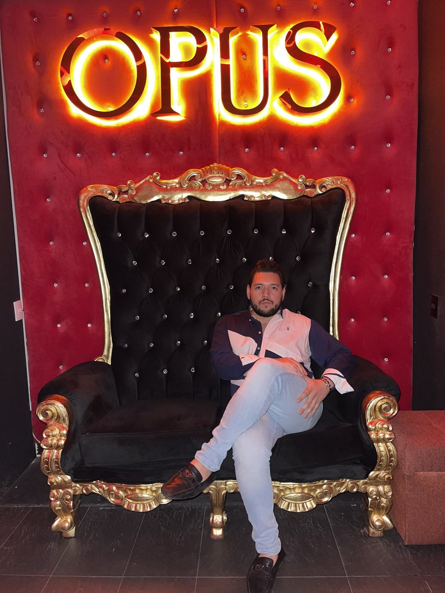 Arriba España 🇪🇸 y arriba Rita… pero encima de mi jajaja amigos cuando anden de regreso en la CDMX me encantaría invitarlos a opus no se si ya fueron pero el lugar está top 💯 % salu✌🏻<a href="/cesarYrita/">Cesar&Rita SW🍍</a>