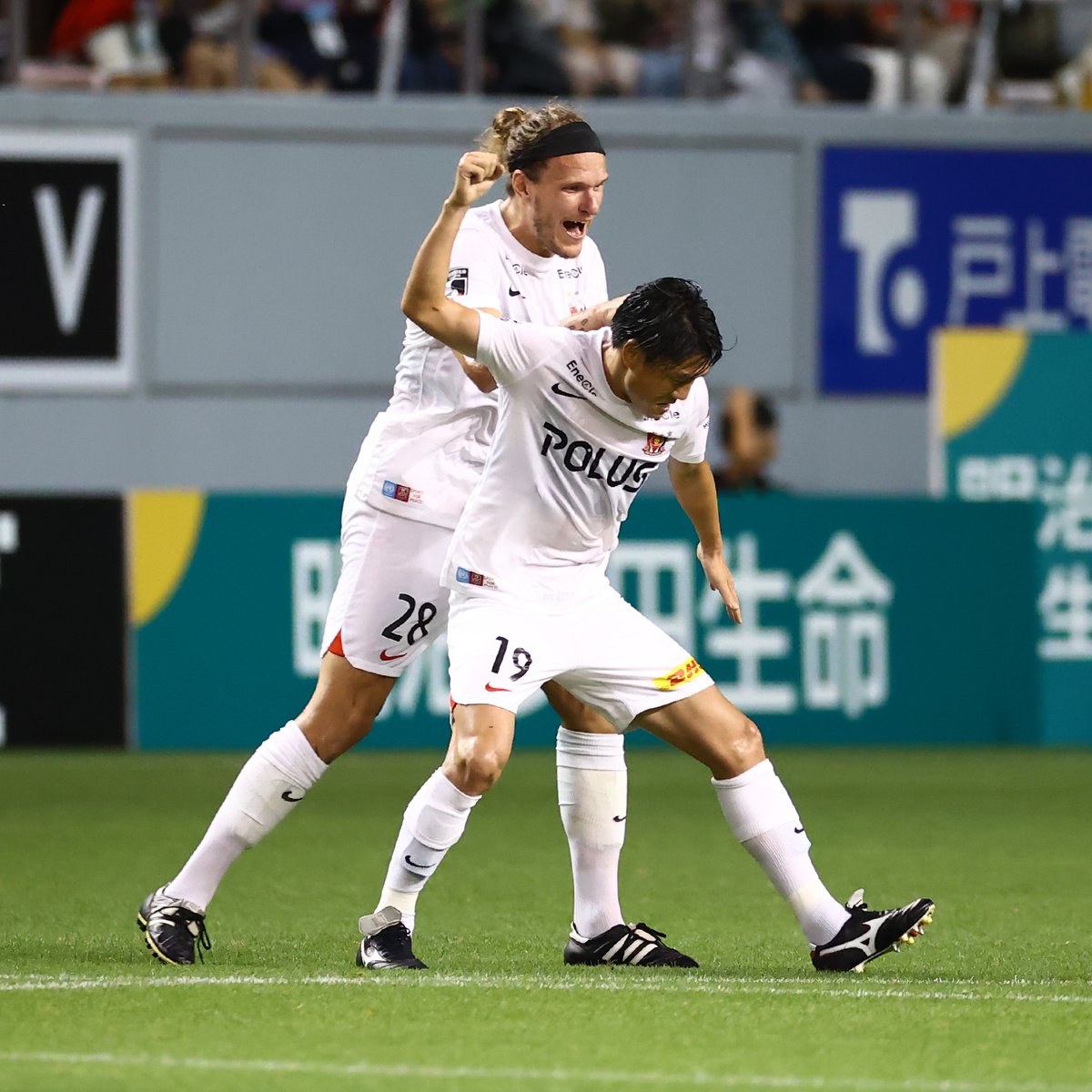 浦和レッズ 岩尾憲 2024ホーム ユニフォーム 2XL 【公式通販】