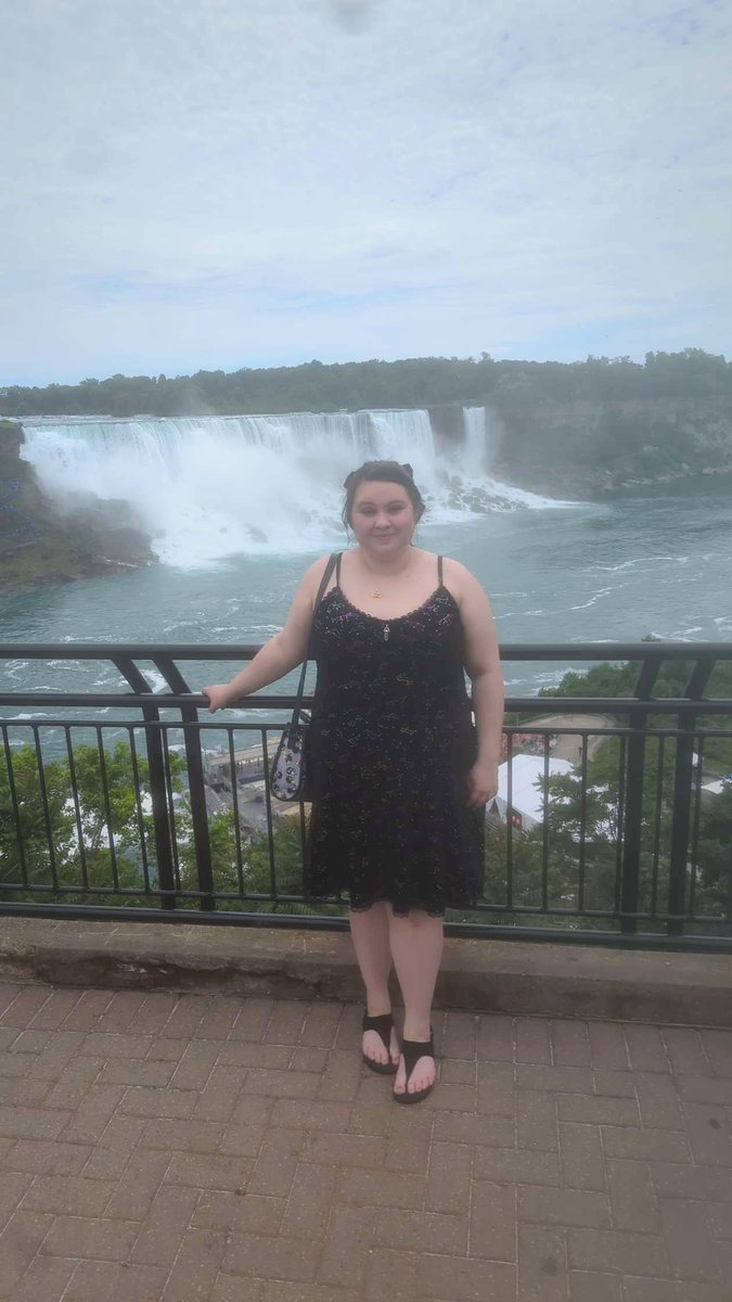 scene_queen99's tweet photo. Niagara Falls with my fiance for my 25th bday :) https://t.co/gSbmoppwNo