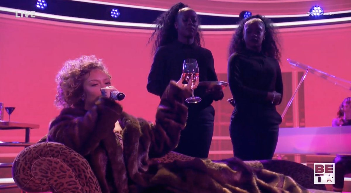 LattoStats's tweet photo. .@Latto’s mug is ON during this performance! #BETAwards https://t.co/pA0swzBnp4