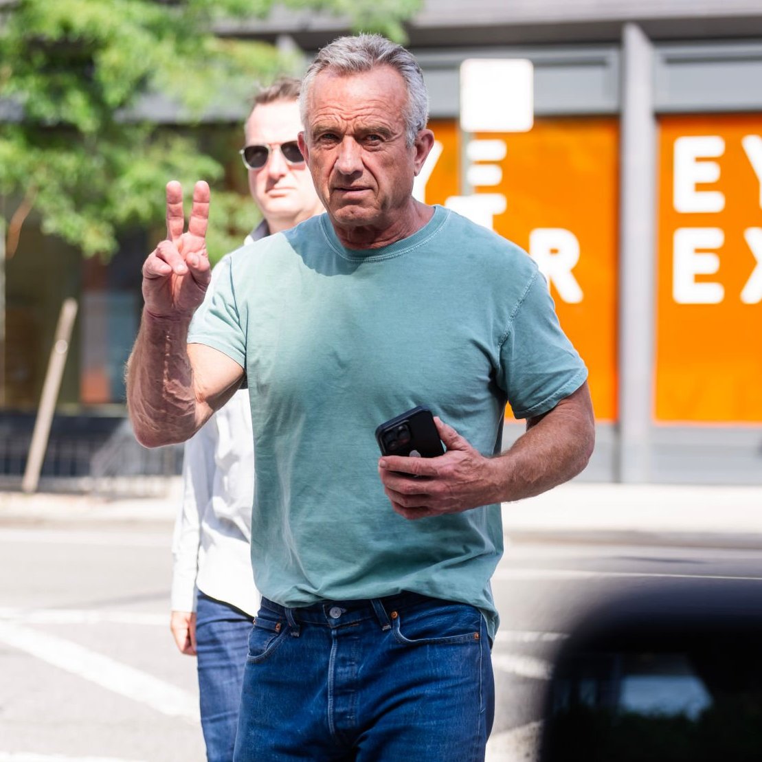 VoteRFKJr's tweet image. Join the movement! As an advocate for truth &amp;amp; justice, I'm excited to support @RobertKennedyJr for President in 2024! Together, we can fight for a brighter future for all. Follow me for updates on his campaign and let's make a difference! #RFK2024 #HealTheDivide