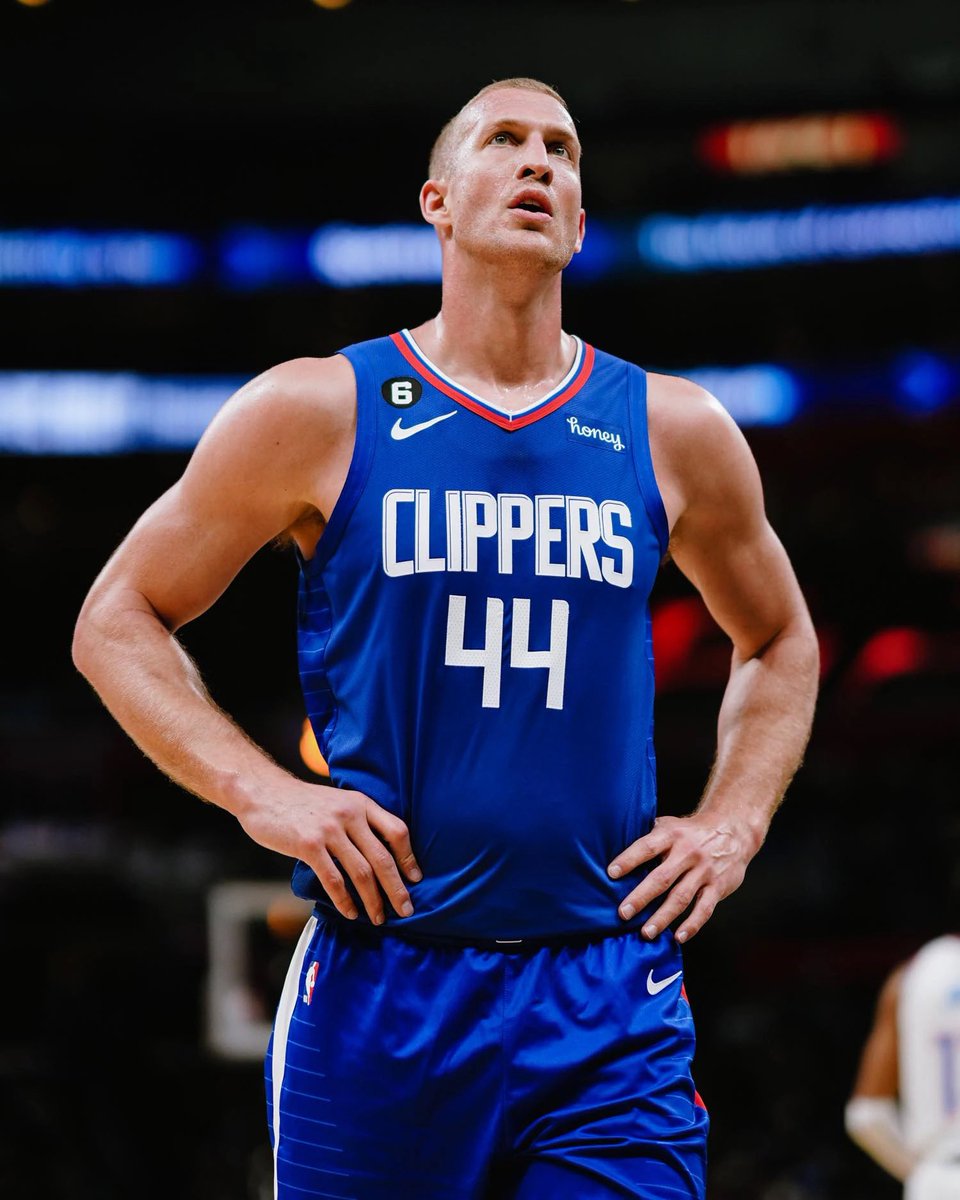 TheHoopCentral's tweet photo. BREAKING: Mason Plumlee signs 1-Year deal with the Phoenix Suns, per @wojespn. https://t.co/49y9iDs0KN