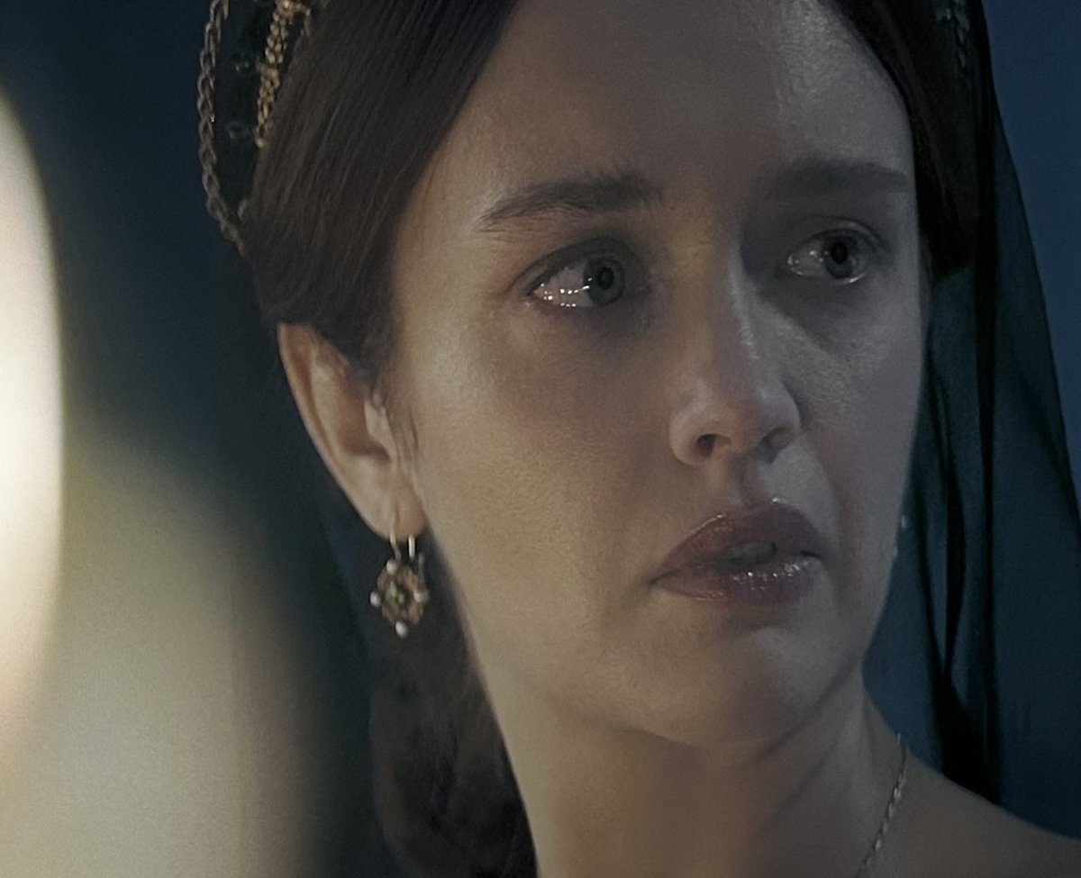 anapau_villa's tweet photo. Alicent dándose cuenta de que corono a su hijo alcohólico y violador y empezó una guerra solo porque se le olvidó que todos en la familia Targaryen se llaman igual y malinterpretó las últimas palabras de un viejito senil. https://t.co/TKxtEEZmN3