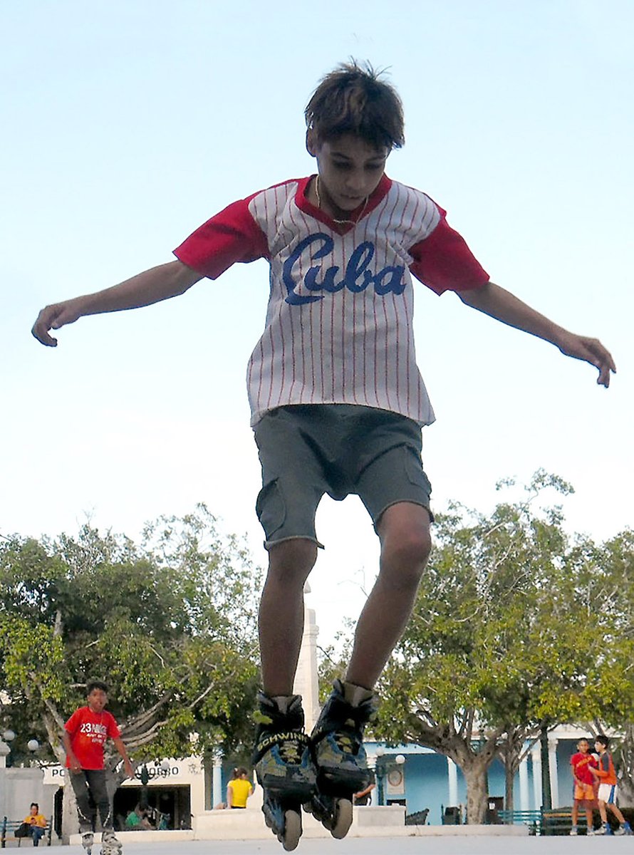 #CubaVerano Nos puede faltar mucho (en lo material) pero cómo nos sobra esto (esparcimiento, alegría, felicidad, seguridad...) en lo espiritual y social.