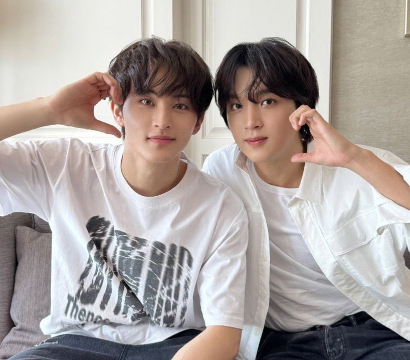 ୨୧ ₊ ׁ 🩰 shine ᐠ.. ꕤ tweet media