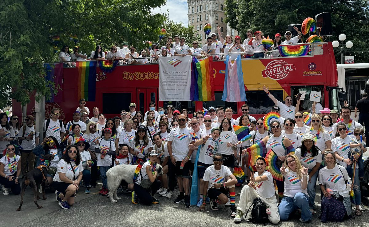 lesliecherry00's tweet photo. Happy Seattle Pride Day! @BankofAmerica brought it big today! #SeattleLMO #BofA #LGBTQ+Pride #Allyship https://t.co/zlmIFcgofH