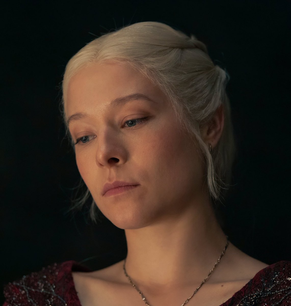 2 queens coming together to maximize their joint slay (terrorizing their uncle/husband)