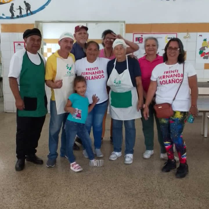 Con alegría y entusiasmo, nuestras/os cocineras/os de la Patria participaron en el Simulacro Electoral, este #28Jul vamos con todo.

 #simulacroporlapaz
<a href="/NicolasMaduro/">Nicolás Maduro</a> 
<a href="/_LaAvanzadora/">Yelitze Santaella</a> 
<a href="/cnaeoficial/">cnaeoficial</a>
