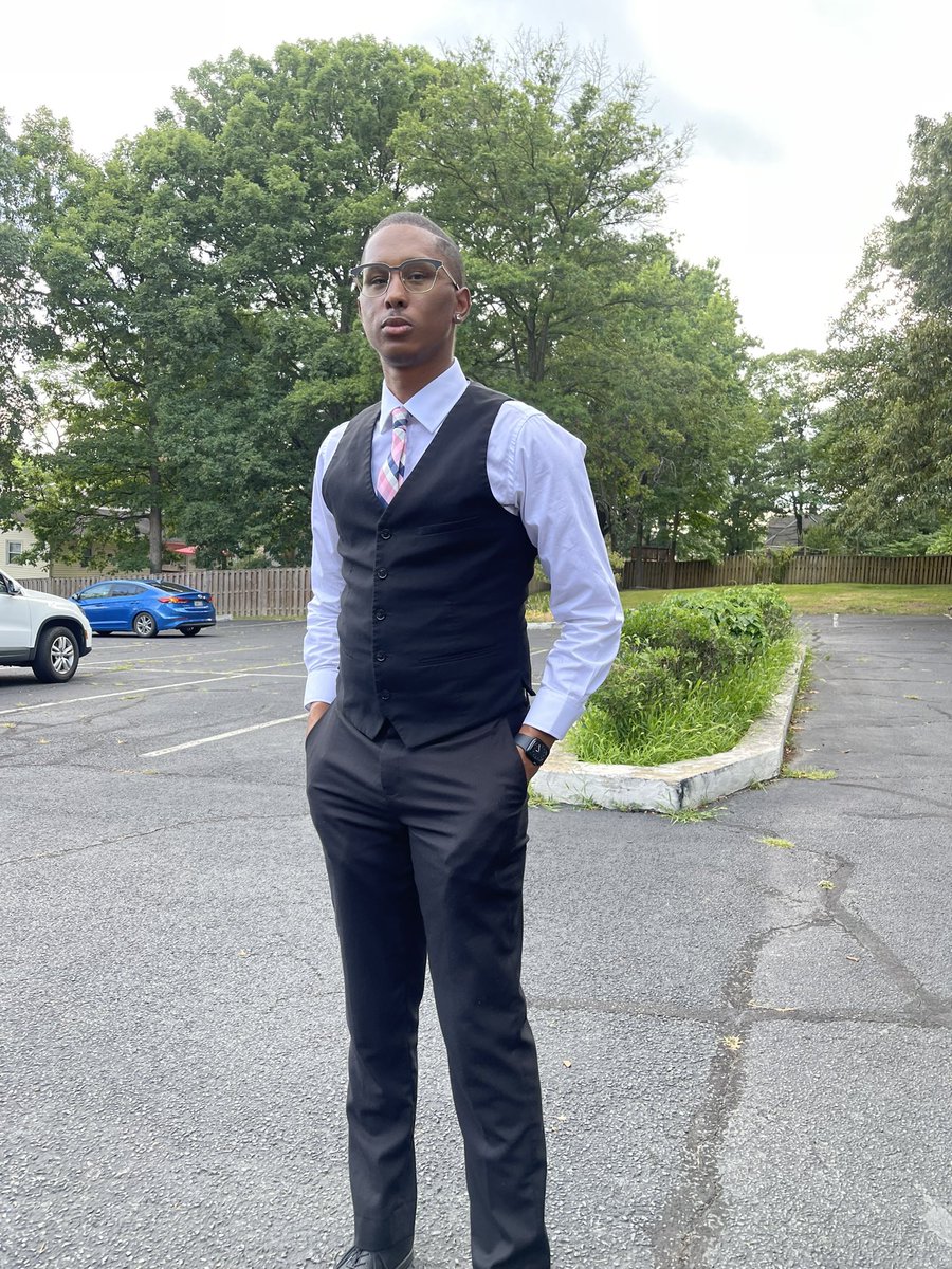 OcieSBanks's tweet photo. @jaquanxgamble got me out here dressing up and what not. #NewSeason #PastorOcie #BlackConductor https://t.co/KFmXfoETxB