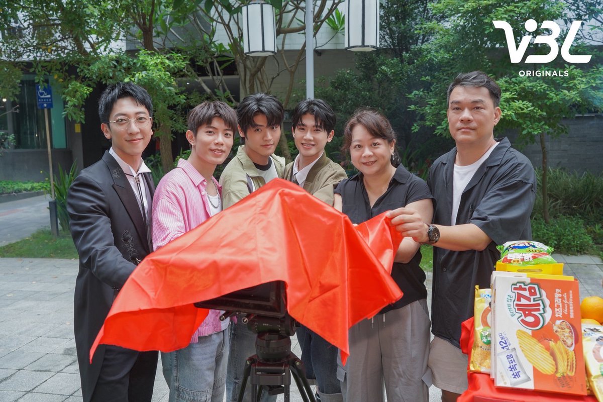 vbl_rio_love's tweet photo. 🎊「#VBL2024」正式始動🎊

第1部「#全面管控」（#EternalButler)
本日クランクイン🎬

前作となる「#VBLシリーズ」第4部「#AntiReset」の世界観を引き継ぎ、恒極（ホンジー）テクノロジーの人工知能（ＡＩ）人型ロボット４号が、人間である御曹司・羅布仕の執事兼ボデーガードを務める物語🤩🤵🦾 https://t.co/DYStO0mUJh
