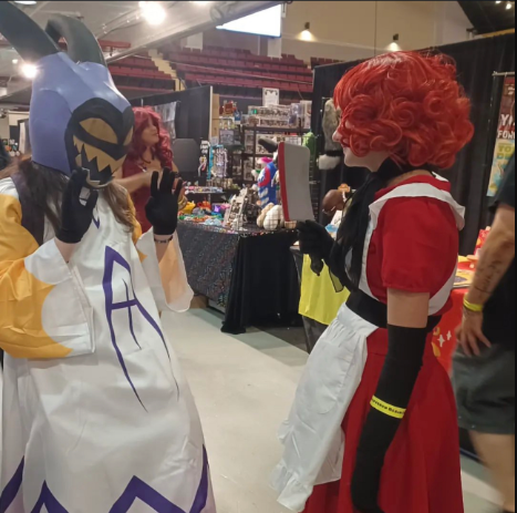 KhaosMelodyV's tweet photo. Shoutout to the amazing people at #undiscoveredrealmcomiccon this weekend, I had a blast!! The jam session in the middle of the hall with all the Hazbin cosplayers had to be the "Sugar on the Cream" as they say! All the VAs are so sweet and encouraging too! More below... https://t.co/DYC7AUbWMj