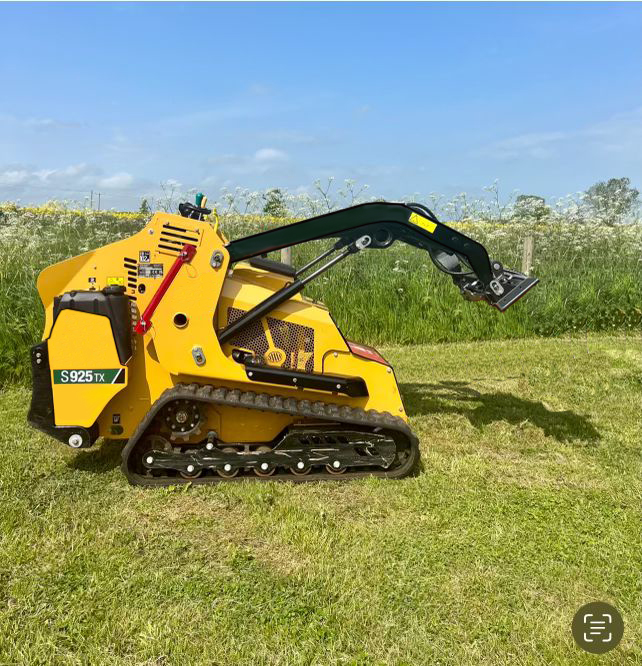 We have a pre-owned Vermeer S925TX, 2021 model available to purchase.  It has barely broken a sweat with just 185 hours on it!
Contact us at info@ditchwitch.co.uk or visit ditchwitch.co.uk for more details.