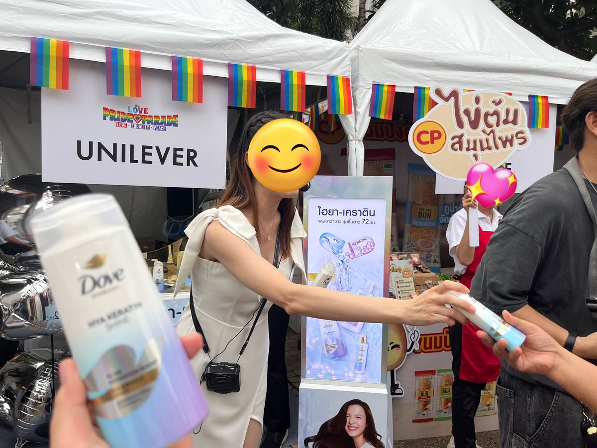 Bua_JP's tweet photo. 各協賛企業からのジェークフリー(無料配布)も豪華でした!✨✨
#EMDISTRICT #EMPRIDE #PRIDEMONTH #LOVEPRIDEPARADE #THEMALLGROUP #EMPORIUM #EMQUARTIER #EMSPHERE https://t.co/9Lru3QXTPn