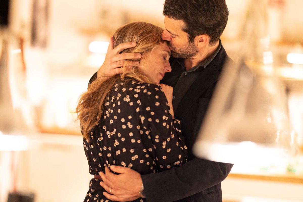 LuxVide's tweet image. 💙 Fan di Andrea e Agnese iniziamo la settimana pensando a voi! 
Il rapporto tra i due protagonisti  ha vissuto alti e bassi in tutte e tre le stagioni. Cosa riserverà loro il futuro? I nostri sceneggiatori sono già al lavoro per regalarvi nuove emozioni. @DocNelleTueMani #Doc3