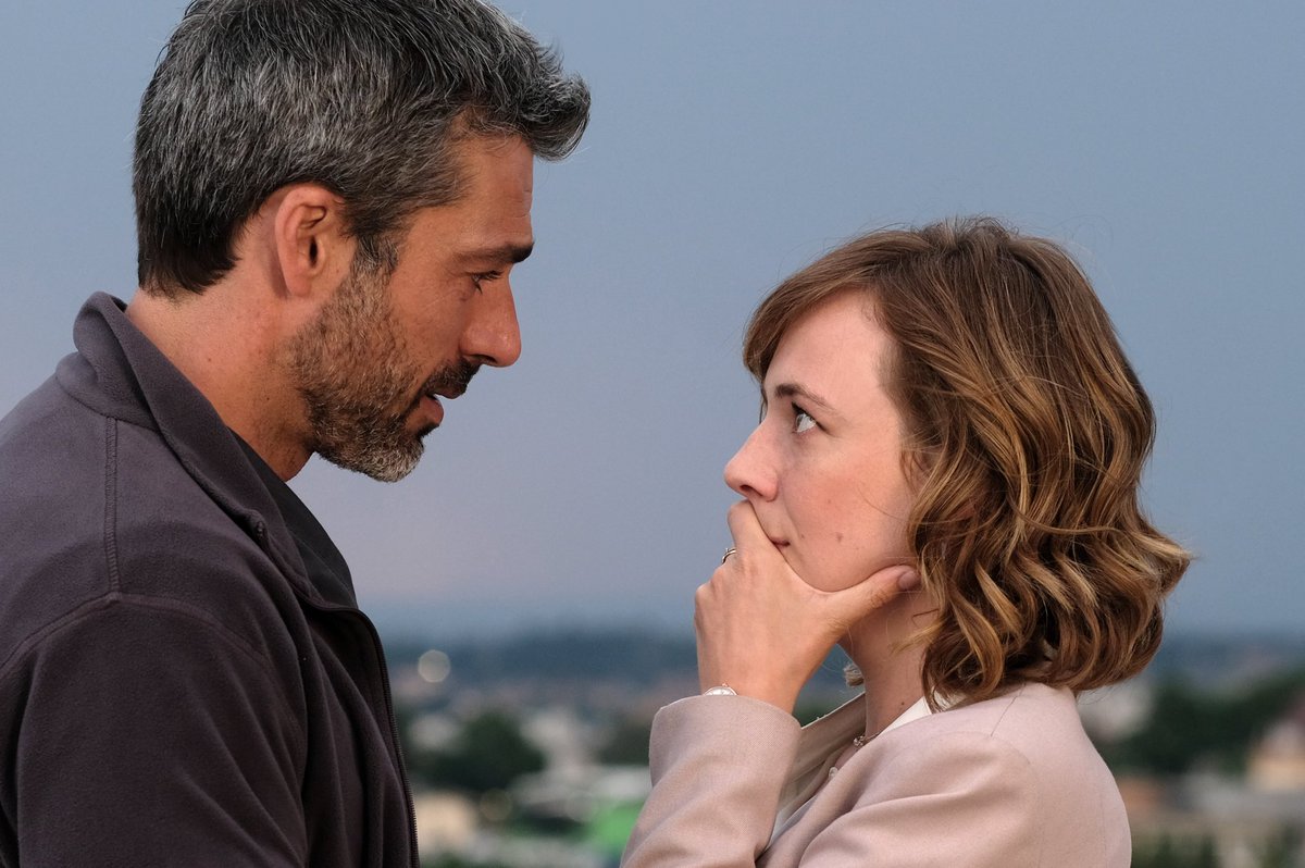 LuxVide's tweet image. 💙 Fan di Andrea e Agnese iniziamo la settimana pensando a voi! 
Il rapporto tra i due protagonisti  ha vissuto alti e bassi in tutte e tre le stagioni. Cosa riserverà loro il futuro? I nostri sceneggiatori sono già al lavoro per regalarvi nuove emozioni. @DocNelleTueMani #Doc3