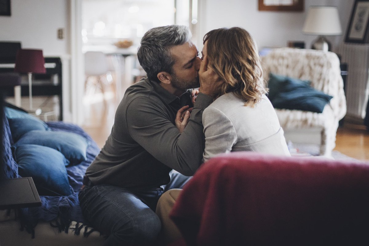 LuxVide's tweet image. 💙 Fan di Andrea e Agnese iniziamo la settimana pensando a voi! 
Il rapporto tra i due protagonisti  ha vissuto alti e bassi in tutte e tre le stagioni. Cosa riserverà loro il futuro? I nostri sceneggiatori sono già al lavoro per regalarvi nuove emozioni. @DocNelleTueMani #Doc3