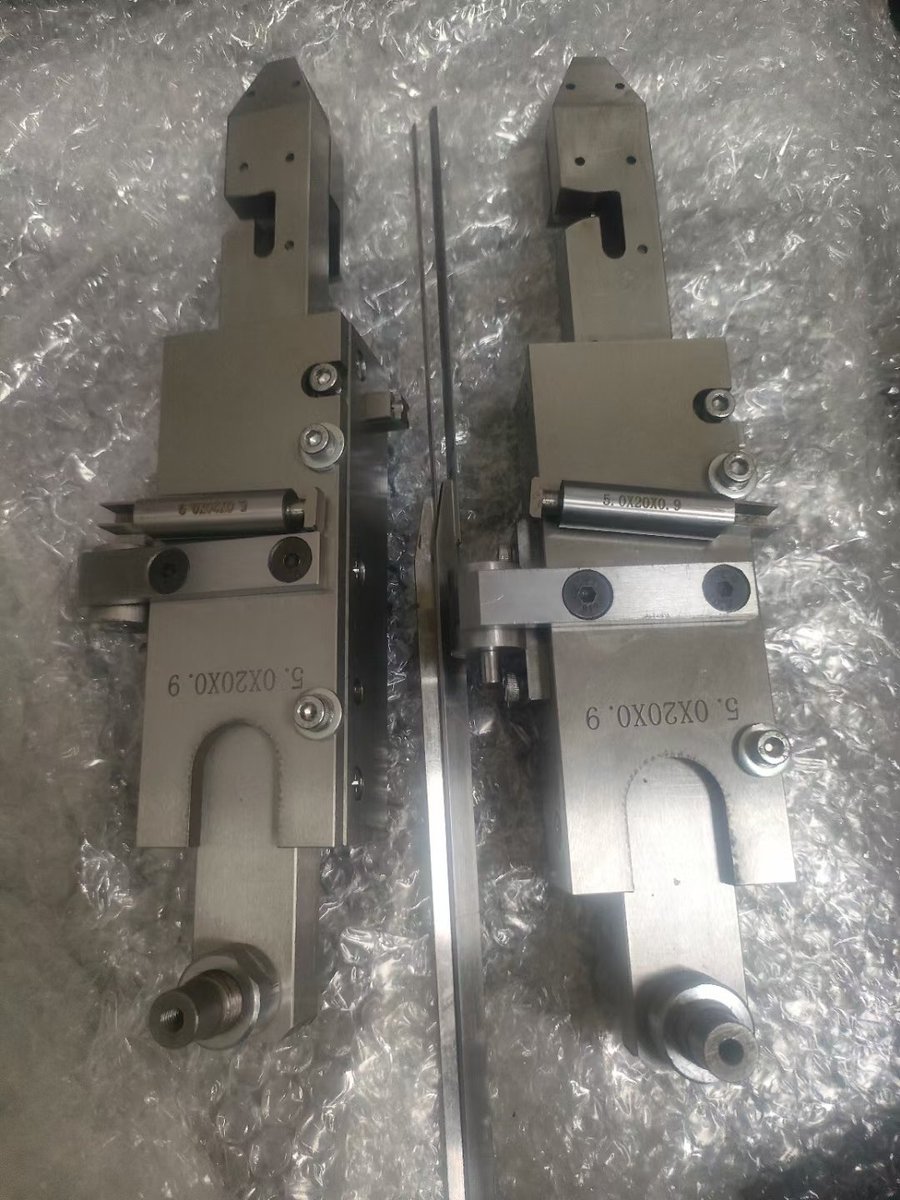 ROYO MFG provides customized services to make CNC and high precision metallic &amp; plastic parts to meet global customers' requirements.
Contact us: royobrush@163.com
WeChat: 18596392