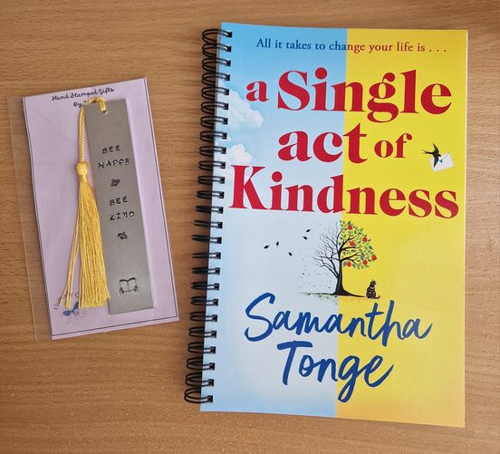 ☀️ Let's  kick off July with a fab #COMPETITION!☀️

To win  this gorgeous notebook and bookmark, RT this and Follow me!
(Winner chosen at random. UK only. Ends midnight 1/7/24 UK time)

And you can't lose with this new 99p read about kindness!🔽
mybook.to/singleactsocial
#booktwt