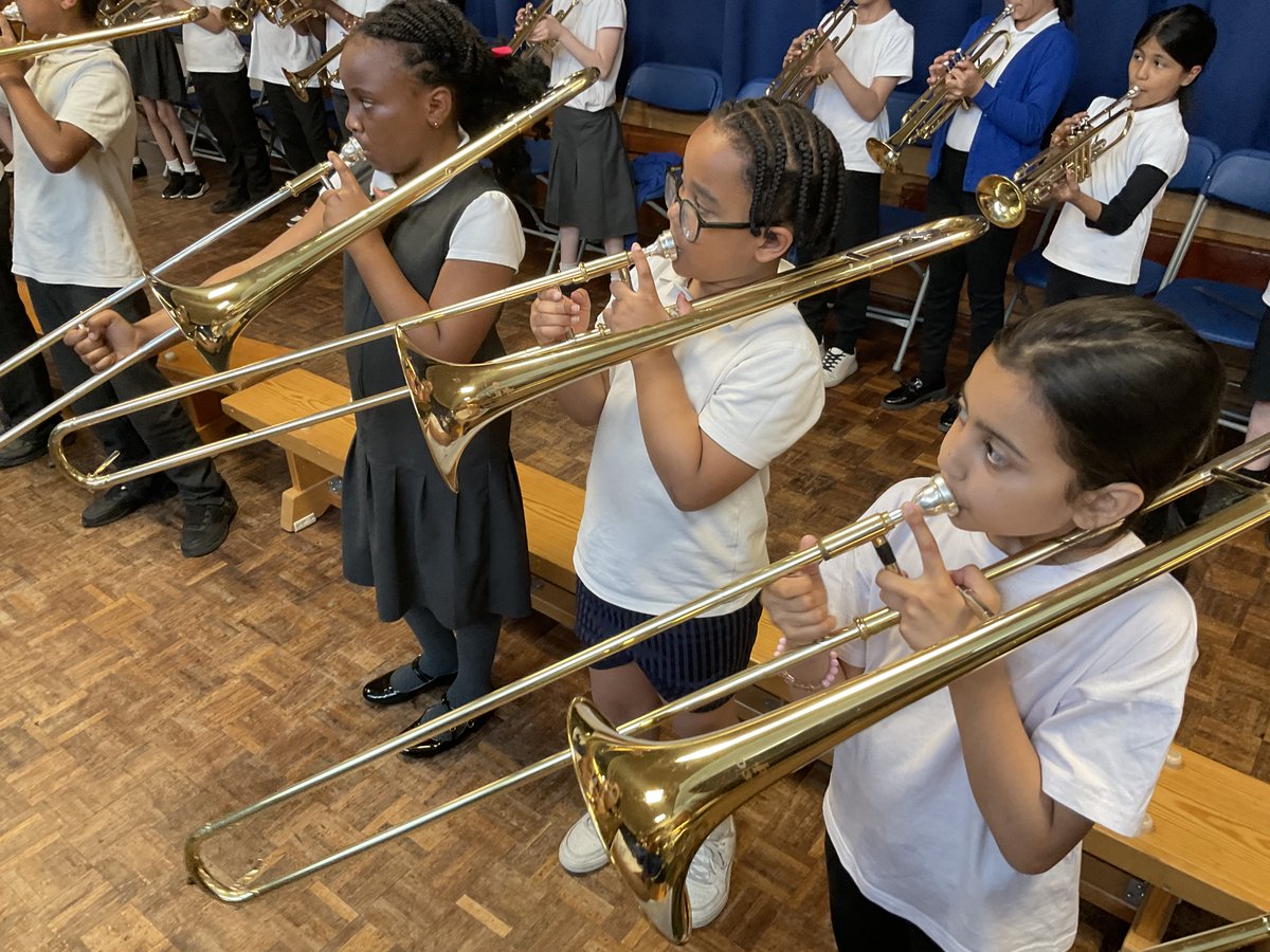 Last week, Panda's Class had the pleasure of playing their brass instruments at the Halle Concert at Derby Arena.

The children were then able to share their talents with their families in an in school showcase!

Beautiful music was shared 

#beaperformer

<a href="/theharmonytrust/">The Harmony Trust</a>
