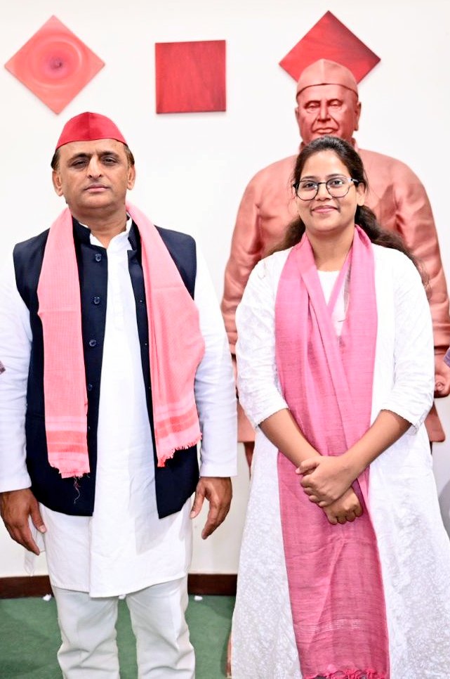 समाज वादी पार्टी के मुखिया माननीय अखिलेश यादव भैय्या को जन्म दिन बहुत बहुत बधाई हो 
Jay samjvad abki bar pda Sarkar