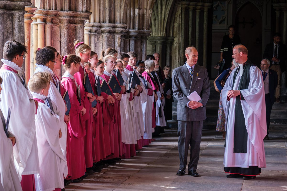 Norwich Cathedral tweet media