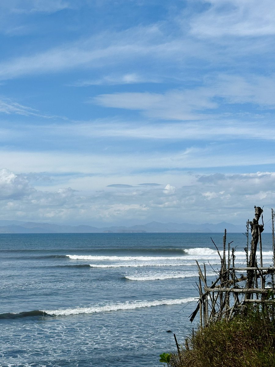 CeriaSurf's tweet photo. 今日の波とアフターサーフめし https://t.co/QjoANEOtA1