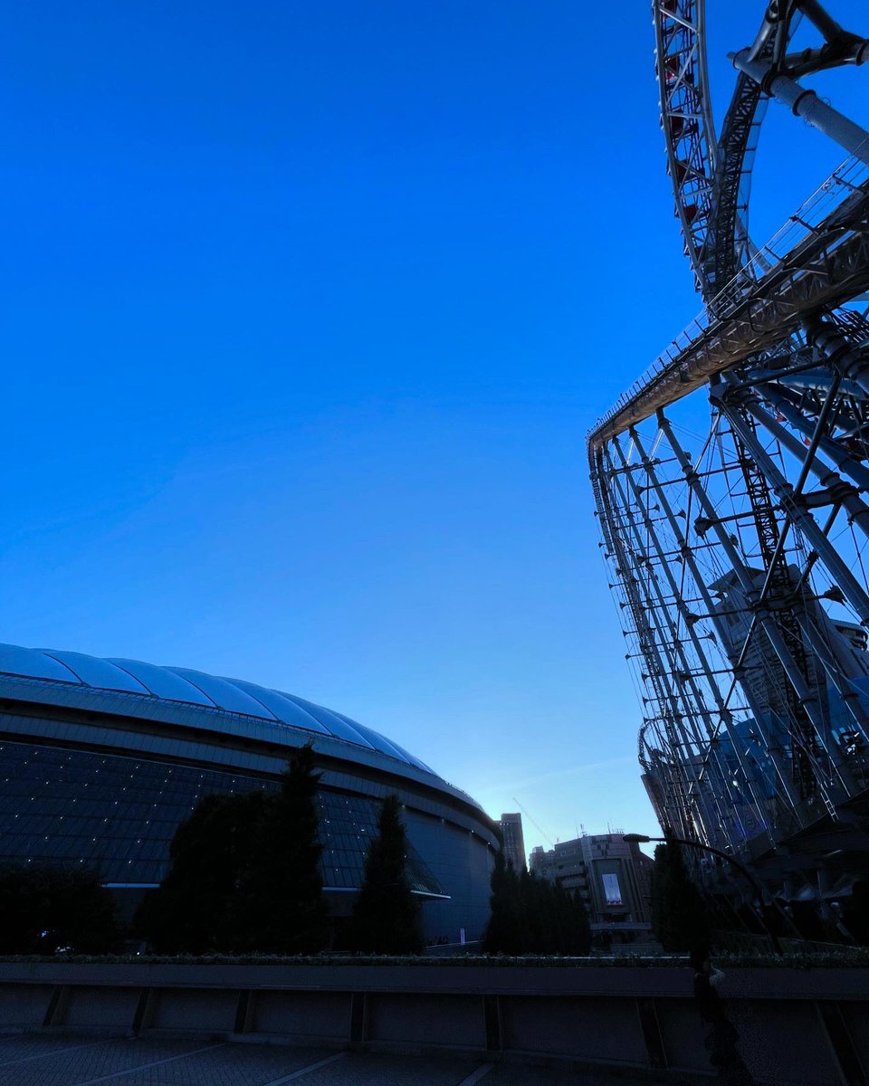 chihuahuadash's tweet photo. 7月に入りましたね。
最近の東京ドームは新しいフードコートがオープンしたりして、夕方からも楽しめそう。
#東京ドーム　#定点観測
#グラフィックデザイン 
#ハワイ #チワワ #チワワ_ダッシュ_デザイン https://t.co/hPeDfkd1PX