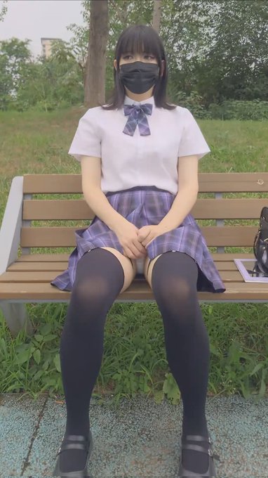 ❤️新作上线 | LUMI_035  路人：路边坐着一个乖巧的JK，看一会再走。咦？她好像把内裤脱掉了，还把腿分了开来，诶！？她居然有大肉棒！这下不得不视奸了🥵  ❤️购买方式  私信 爱发电https://t<a href="/tag/%E9%9C%B2%E5%87%BA"class="tags"><span>#露出</span></a><a href="/tag/%E4%BC%AA%E5%A8%98"class="tags"><span>#伪娘</span></a><a href="/tag/%E9%AA%9A%E8%B4%A7"class="tags"><span>#骚货</span></a><a href="/tag/%E5%A5%B3%E8%A3%85%E5%AD%90"class="tags"><span>#女装子</span></a><a href="/tag/%E6%88%90%E9%83%BD%E4%BC%AA%E5%A8%98"class="tags"><span>#成都伪娘</span></a><a href="/tag/%E9%87%8D%E5%BA%86%E4%BC%AA%E5%A8%98"class="tags"><span>#重庆伪娘</span></a>