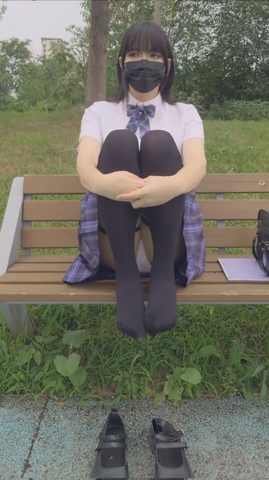 ❤️新作上线 | LUMI_035  路人：路边坐着一个乖巧的JK，看一会再走。咦？她好像把内裤脱掉了，还把腿分了开来，诶！？她居然有大肉棒！这下不得不视奸了🥵  ❤️购买方式  私信 爱发电https://t<a href="/tag/%E9%9C%B2%E5%87%BA"class="tags"><span>#露出</span></a><a href="/tag/%E4%BC%AA%E5%A8%98"class="tags"><span>#伪娘</span></a><a href="/tag/%E9%AA%9A%E8%B4%A7"class="tags"><span>#骚货</span></a><a href="/tag/%E5%A5%B3%E8%A3%85%E5%AD%90"class="tags"><span>#女装子</span></a><a href="/tag/%E6%88%90%E9%83%BD%E4%BC%AA%E5%A8%98"class="tags"><span>#成都伪娘</span></a><a href="/tag/%E9%87%8D%E5%BA%86%E4%BC%AA%E5%A8%98"class="tags"><span>#重庆伪娘</span></a>