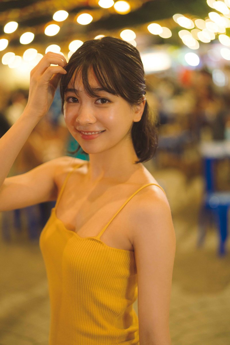 今森茉耶 直接サイン入りマグネットと新品未開封の写真集のセット 今森茉耶 直接サイン入りマグネットと新品未開封の写真集のセット