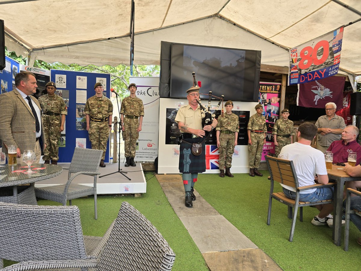 136Detachment's tweet photo. Cadets and NCOs joined Armed Forces Day celebrations at the Prince of Wales pub, serving as the guard of honour for the Piper and selling raffle tickets. Their efforts supported the Pilgrim's Bandit charity. #ArmedForcesDay #SupportOurTroops #CharityEvent  #PilgrimBanditscharity https://t.co/uIA5yrtoeV
