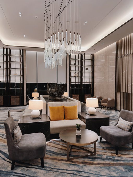 a day in the life 🍸 https://t.co/Oy9p5sjC1R