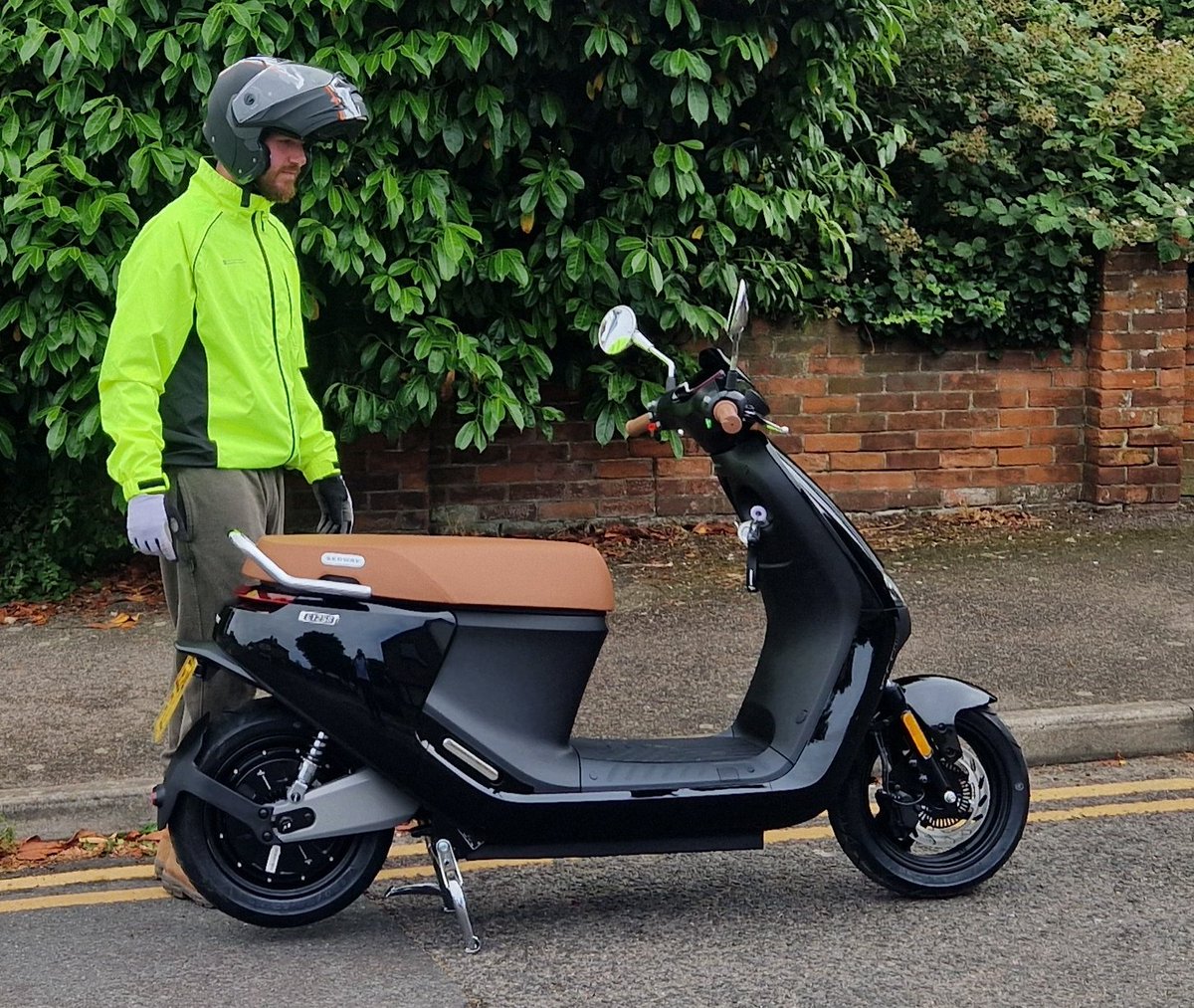 Our 2nd #Segway E125s 28mph #electricmoped delivery this week. Dual removable #lithiumionbatteries, decent storage &amp; GPS tracking are just some of the standard features that make this a good all-rounder. Available to test-ride &amp; buy from Green-Mopeds.com <a href="/SegwaymotorsUK/">Segway Motors UK</a>