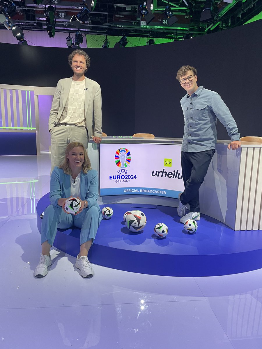 EM-kisat ovat nyt osaltani ohi. Haluan ensiksi kiittää Yleä tästä mahdollisuudesta ja luottamuksesta. Valmistautuminen arvoturnaukseen ja peleihin oli intensiivistä, mutta kokonaisuutena tämä ajanjakso oli rikas ja unohtumaton kokemus.

#emfutis