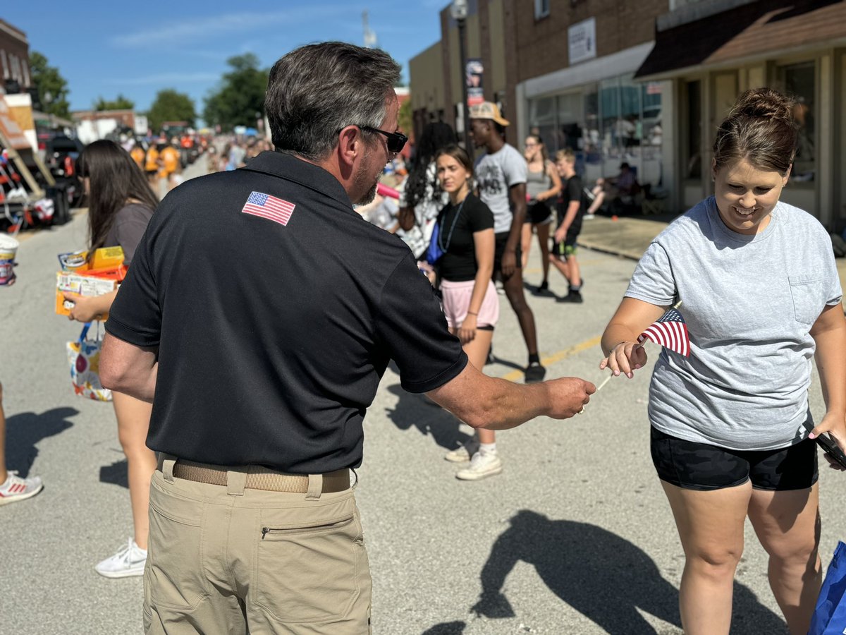 KurtUSchaefer's tweet image. Great to be with so many patriots at the Warren County Fair Parade this evening. Absolutely perfect weather! A beautiful #MidMO night!