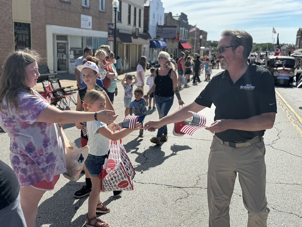 KurtUSchaefer's tweet image. Great to be with so many patriots at the Warren County Fair Parade this evening. Absolutely perfect weather! A beautiful #MidMO night!