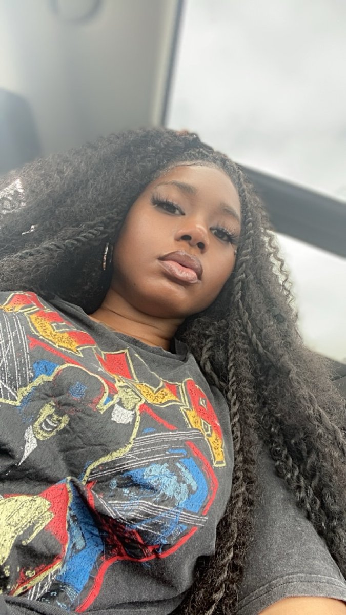 Thee TOPIC ♌️ tweet media