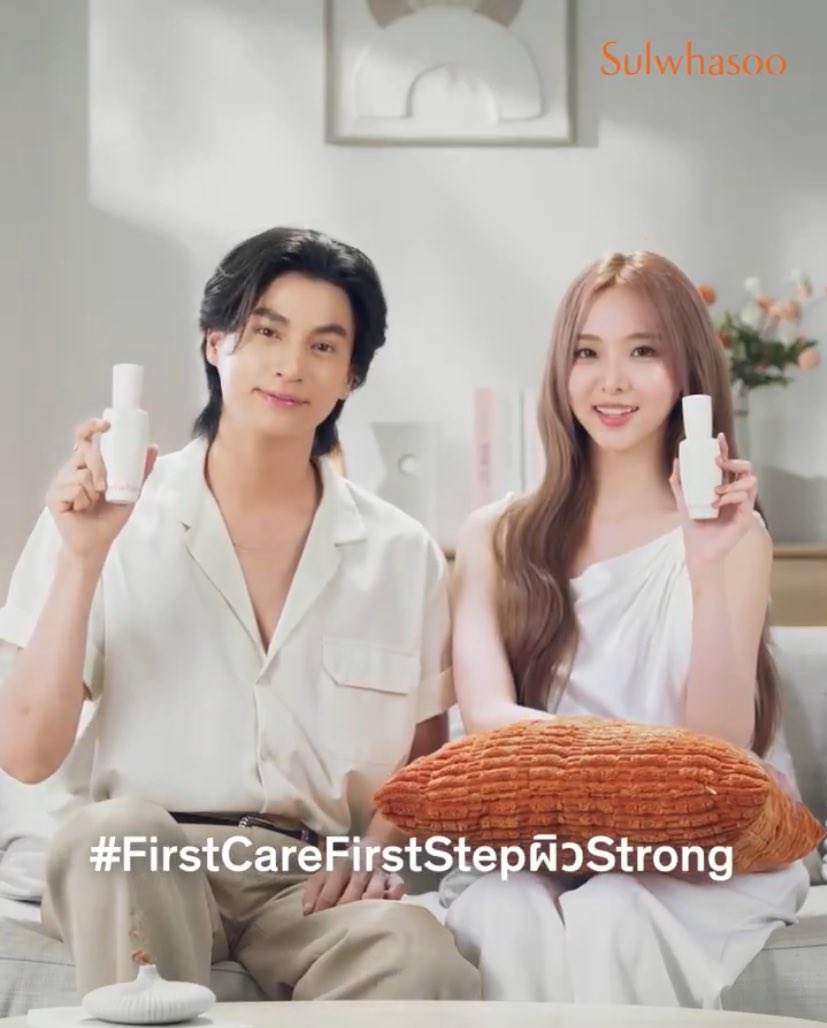 NeneThaiFans's tweet photo. อะตอมค่ะ พูดพร้อมกันดังๆเลยว่า เนเน่ หล่อมาก!! เอ๊ย สวยมากกกก มาผิว Strong ไปกับเนเน่กันค่ะ 🧡

#FirstCareFirstStepผิวStrong
Nene Sulwhasoo Activating Serum https://t.co/CHXcGe5JxQ