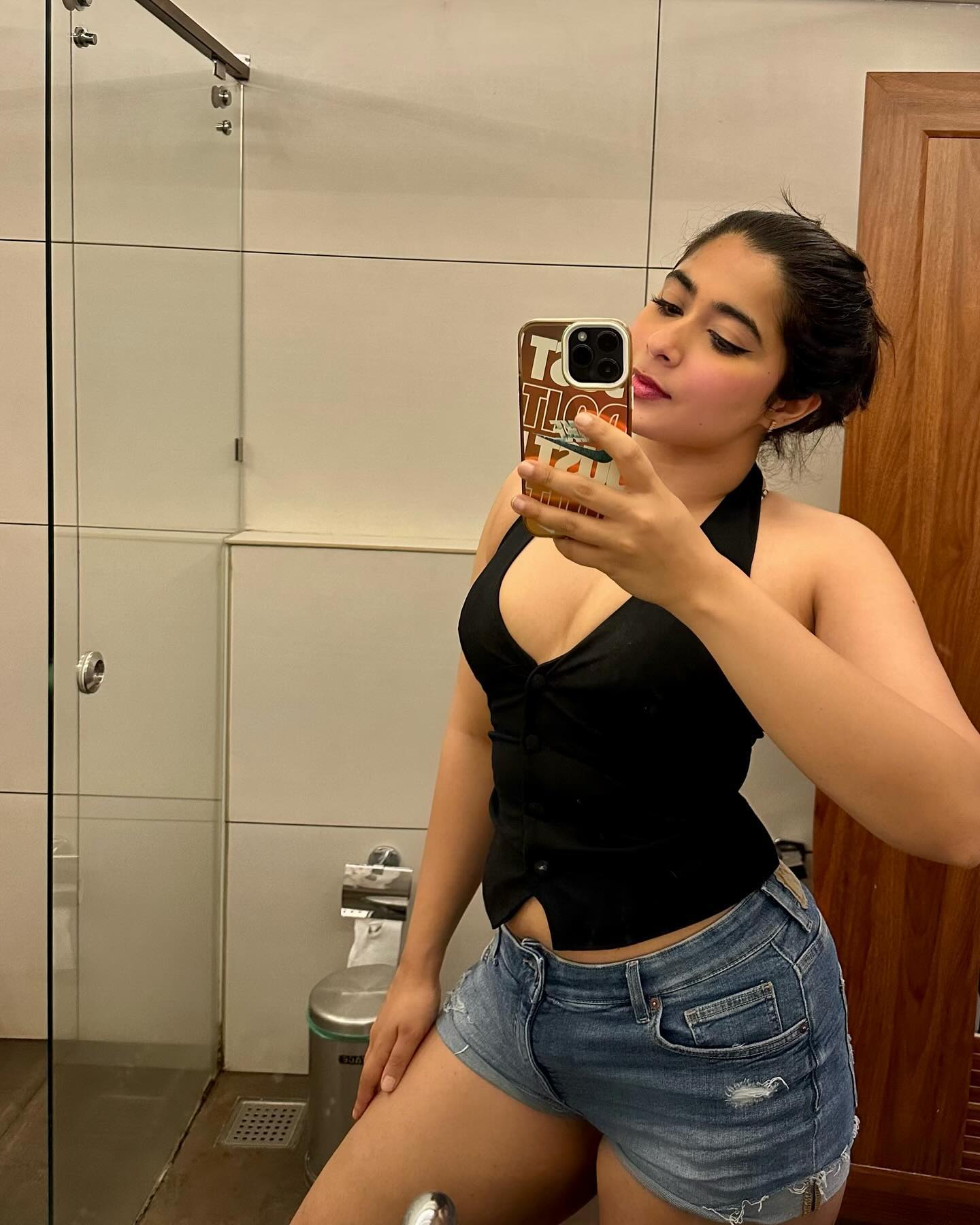 GRYKp3_bYAAPC_5?format=jpg&name=large