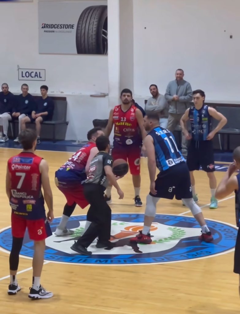 CORTINA DIRECTA 🇺🇾🏀 tweet media