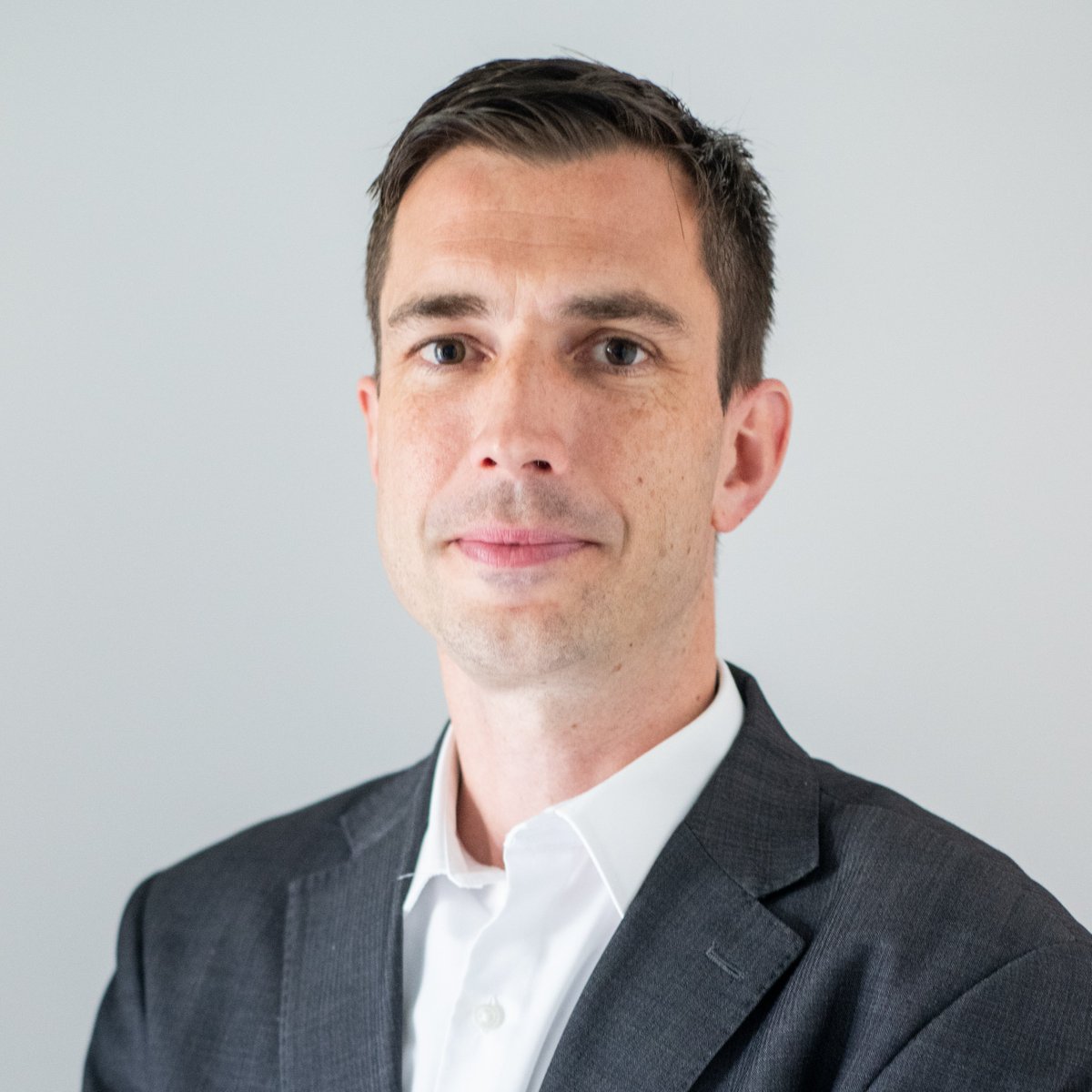 USyd Core Research Facilities (@sydney_crf) on Twitter photo Delighted to welcome Niels Quack as the new Academic Director of our Research and Prototype Foundry!
He brings a wealth of expertise to the team, with extensive experience in micro & nanofabrication research cleanroom facilities worldwide. <a href="/Eng_IT_Sydney/">Engineering Sydney Uni</a> bit.ly/4bGXFlD Delighted to welcome Niels Quack as the new Academic Director of our Research and Prototype Foundry!
He brings a wealth of expertise to the team, with extensive experience in micro & nanofabrication research cleanroom facilities worldwide. <a href="/Eng_IT_Sydney/">Engineering Sydney Uni</a> bit.ly/4bGXFlD