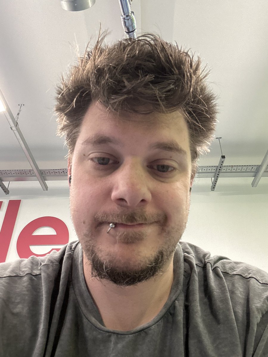 Good morning from a tired but determined Pickle
#gym