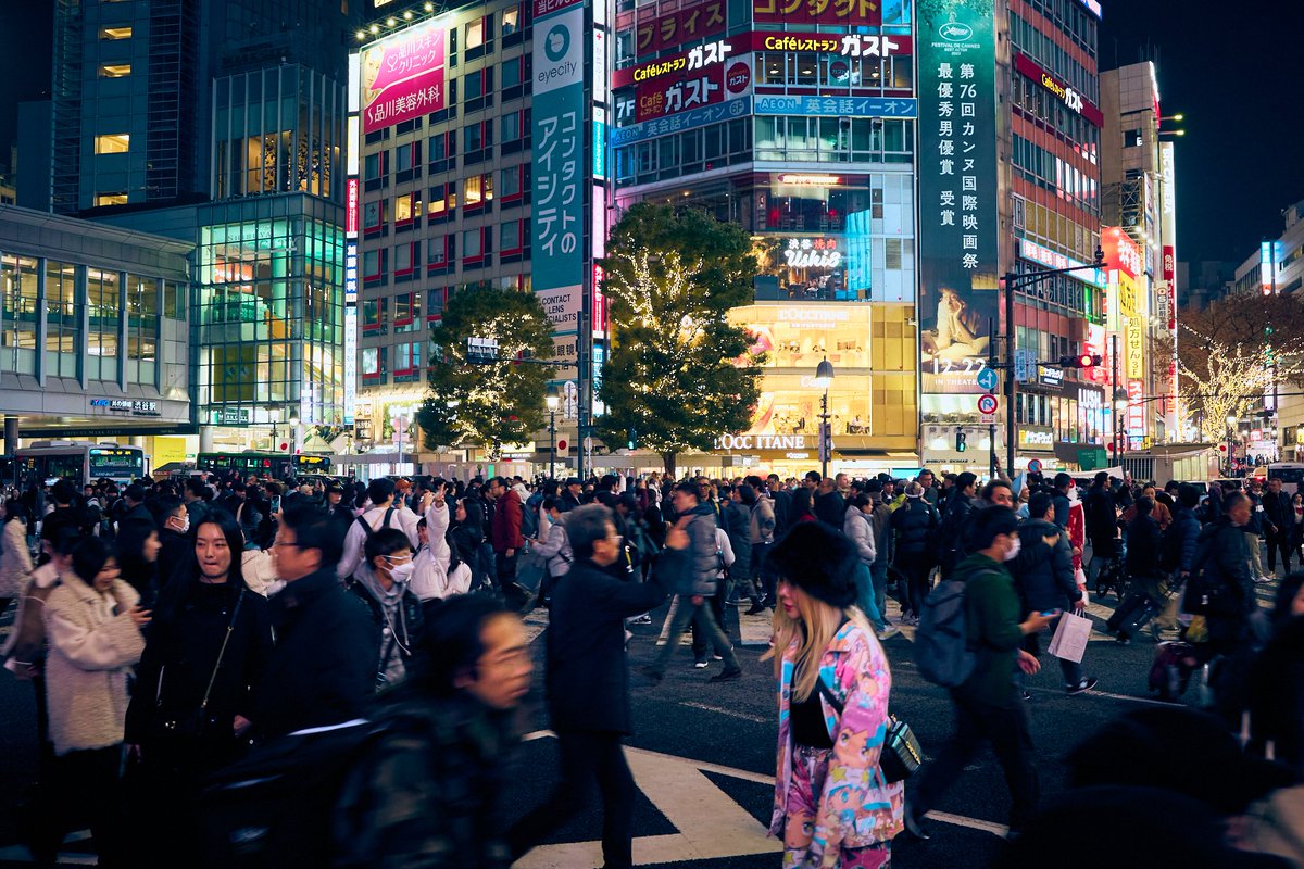 spectralshad0ws's tweet photo. Shibuya. Tokyo, Japan.
31 December 2023.

Canon EOS R6 + RF 35mm

#japan #日本
#japantravel #日本旅行
#tokyo #東京
#newyearcelebration #新年のお祝い
#streetphotography #街頭写真
#urbanphotography #都市
#canonphotography #CanonR6 https://t.co/tYRnzqFNWy