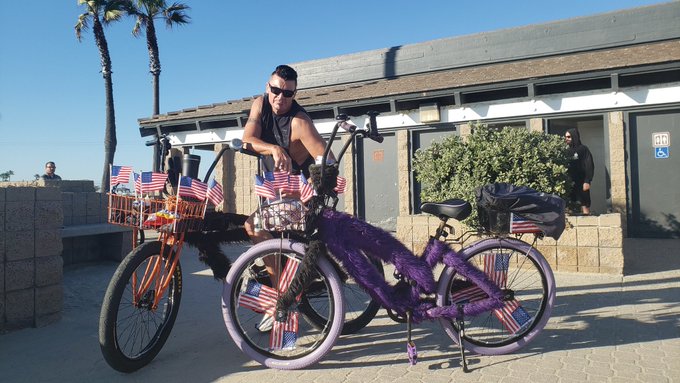 Happy Sunday Funday we went for a fun bike ride with our bikes all decorated! https://t.co/O8FfVCj2A<a href="/tag/realloyalfans"class="tags"><span>#realloyalfans</span></a>