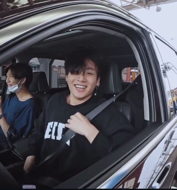 taekook tweet media