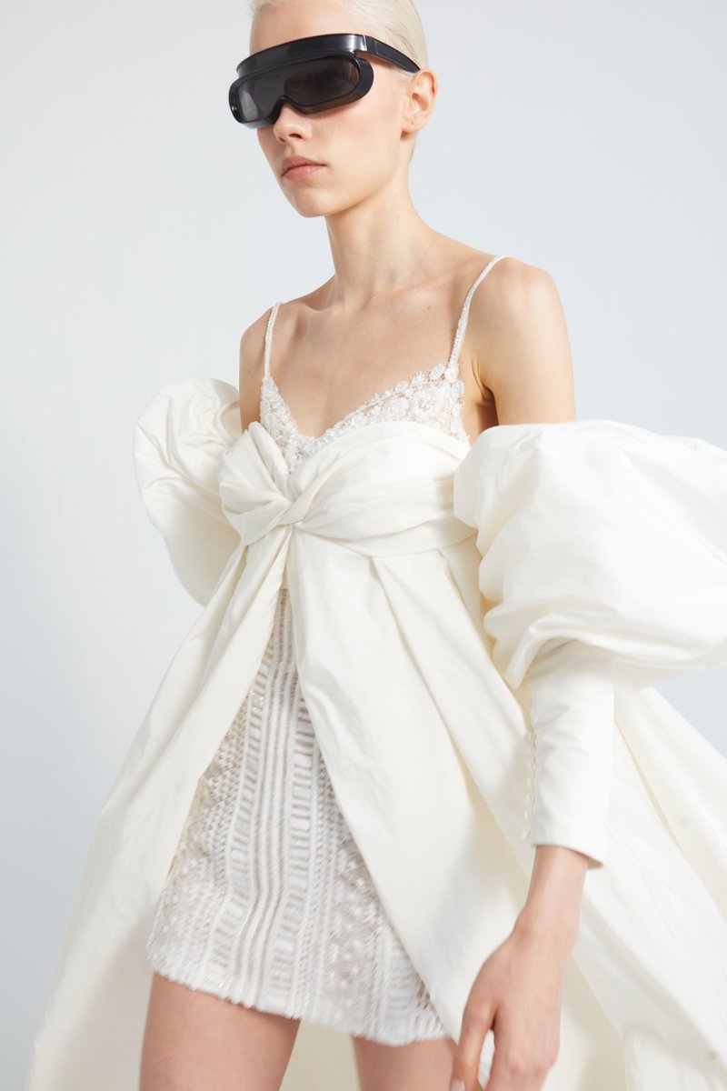 destina_bridal's tweet photo. 【NEWS】
バルセロナ🇪🇸からYolancris(ヨーランクリス)の新作ドレスが到着。
ディスティーナでも人気のブランドです。
新しいドレスのファーストフィッティング
他にはないこの一着を・・・😊
#札幌結婚式
#札幌フォトウェディング
#あいプラン
#インポートドレス
#Barcelona
#YOLANCRIS https://t.co/djW9PB57Ja
