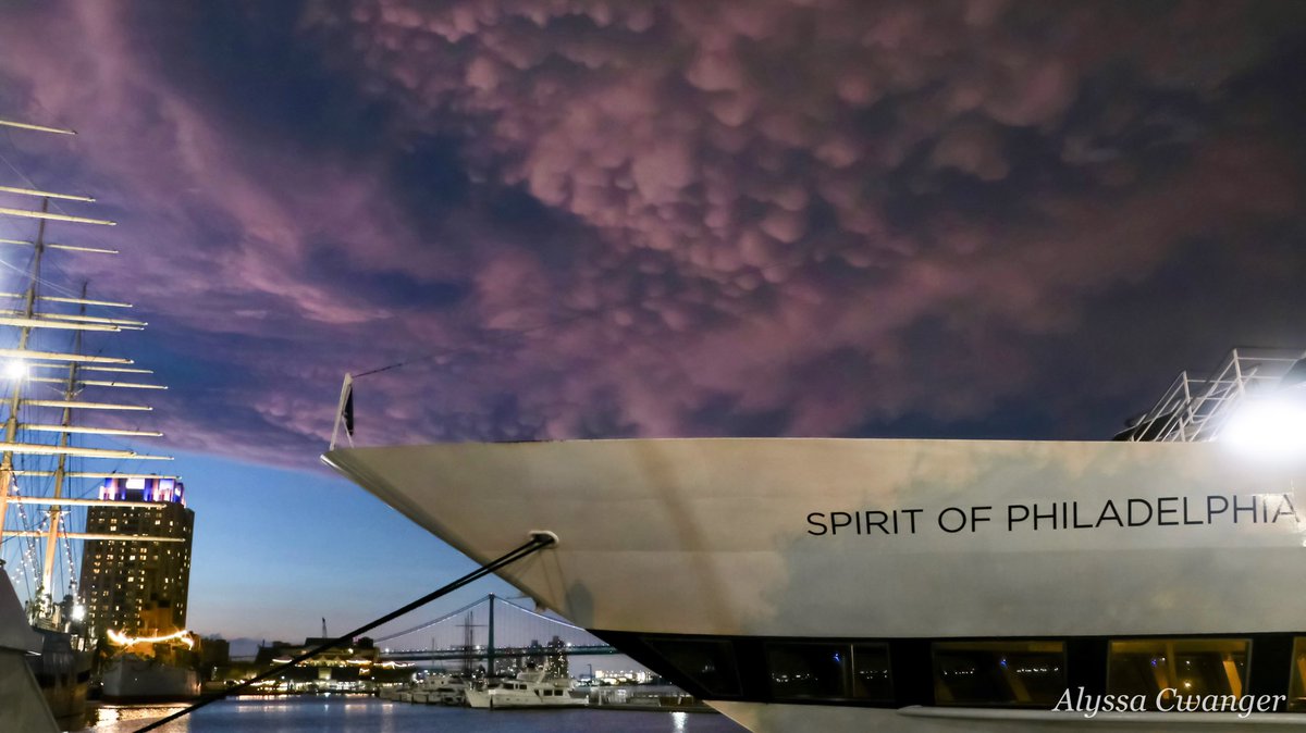 cwanger_alyssa's tweet photo. Mammatus clouds after sunset tonight above the Spirit of Philadelphia, Moshulu, and Ben Franklin Bridge from Penn’s Landing! @penns_landing @DelRiverWfront @6abcWeather @RidePATCO @OldCityDistrict @visitphilly @phillynews @CityofPhila @breakingweather @citycruises https://t.co/2XZzwdSz1w